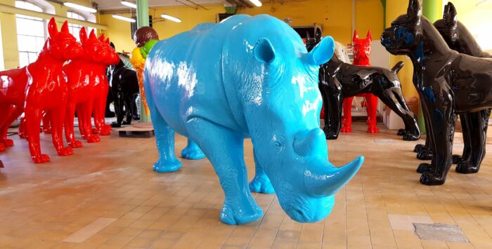 figura nosorożec niebieski
