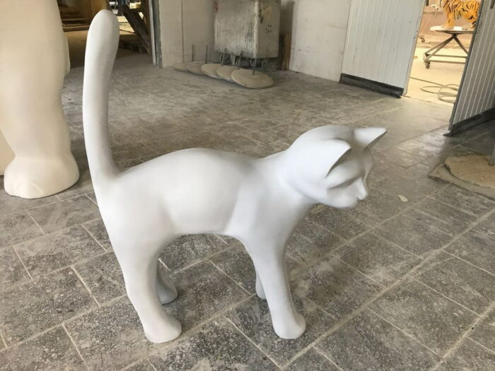 prototyp średniego kota stojącego
