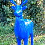 niebieska figura jelenia
