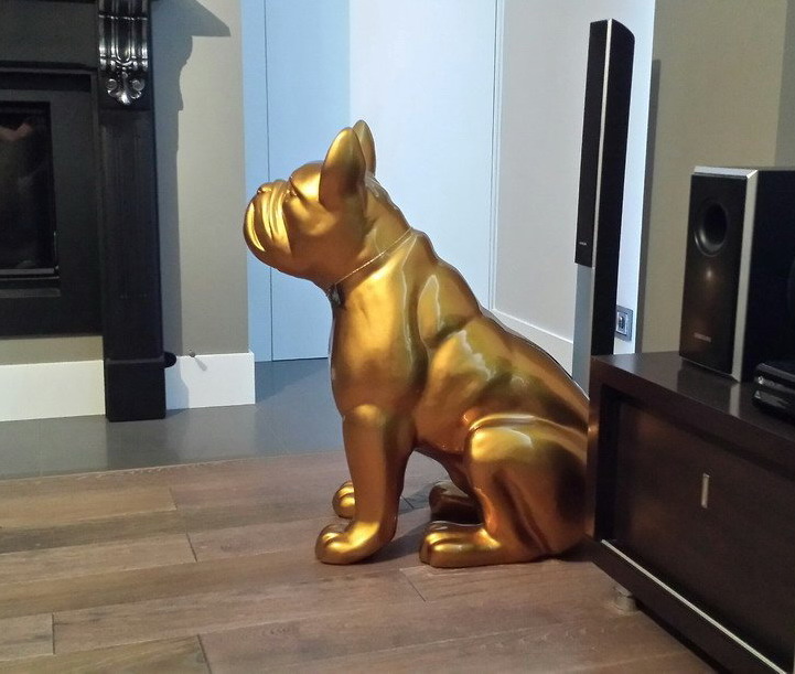Französische Bulldogge Figur Mittelgroß sitzend – einfarbig