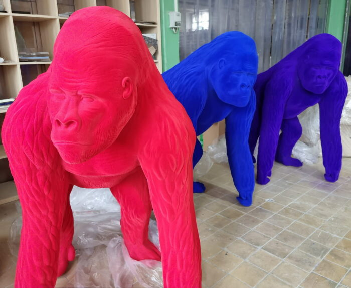 Flocked gorilla fiberglass statues-3DFORMeu